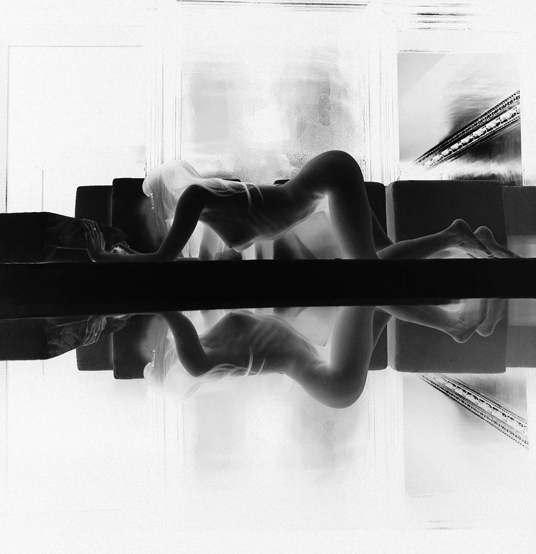 "The caryatid", surrealist nude serie, © Loïc Dorez.