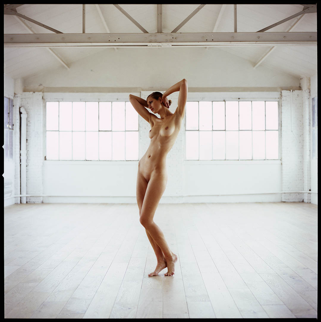 Nude art shooting with playmate Stana K in daylight parisian studio, © Loïc Dorez.